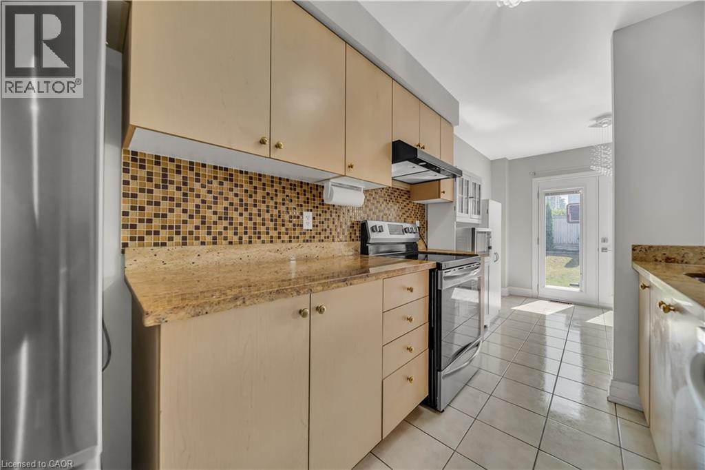 Photo 8 of 562 Orange Walk Crescent, Mississauga ON