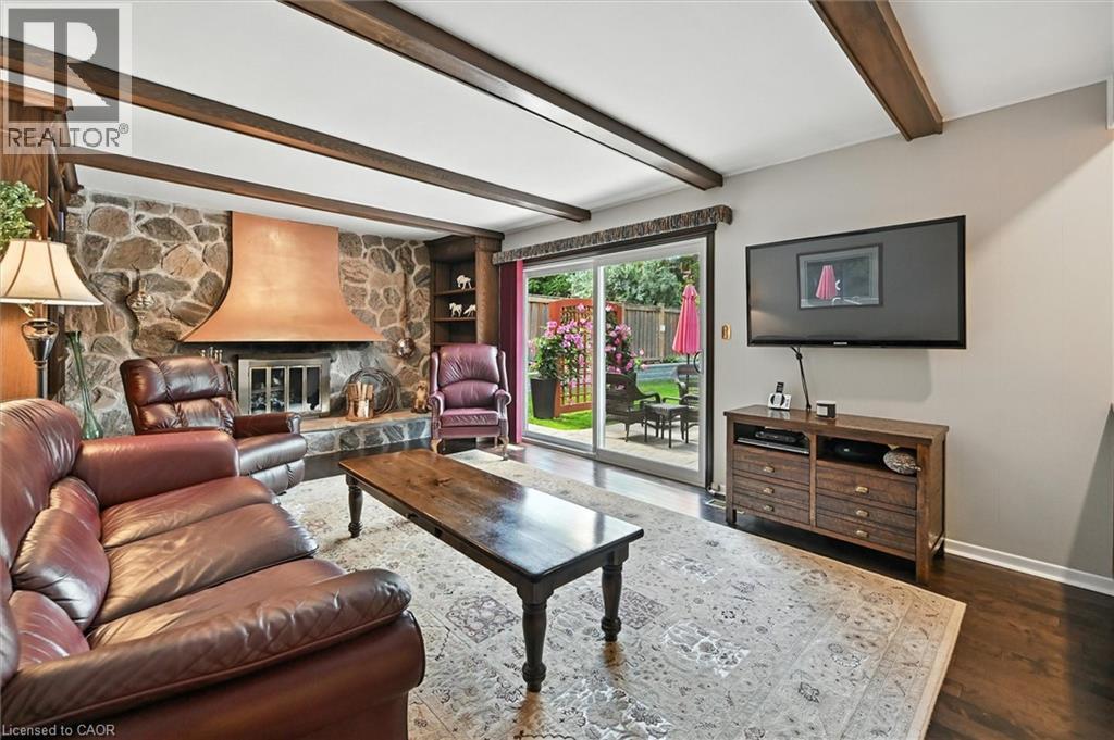 Photo 16 of 2105 Agincourt Crescent, Burlington ON