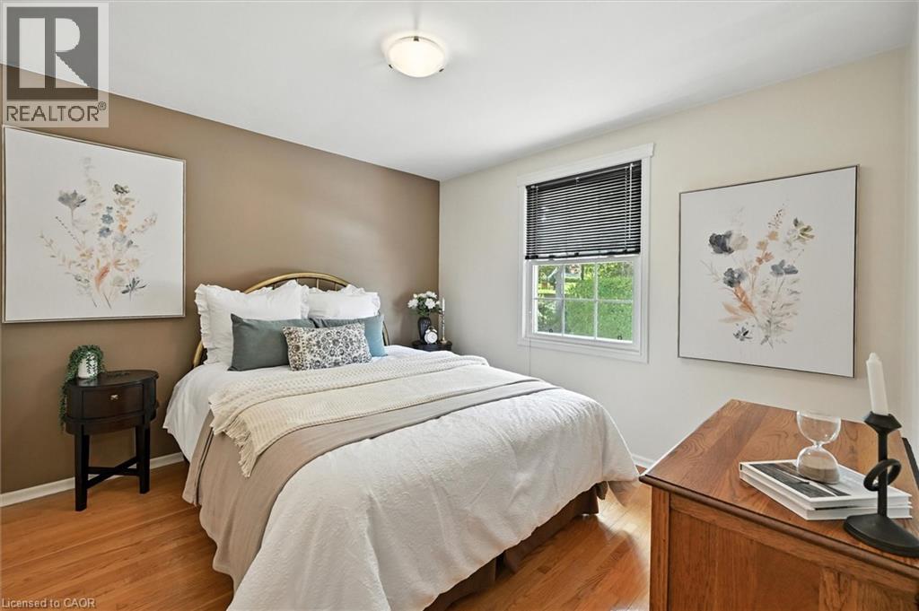Photo 27 of 2105 Agincourt Crescent, Burlington ON