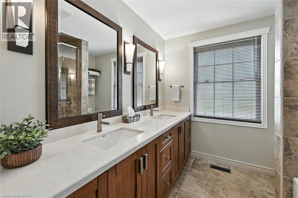 Photo 29 of 2105 Agincourt Crescent, Burlington ON