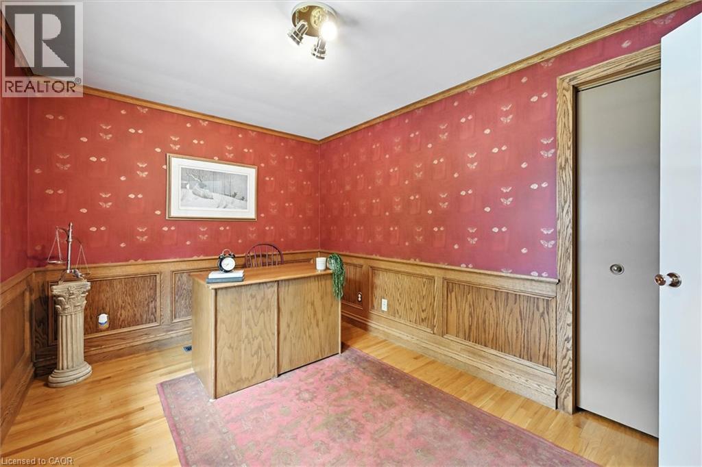 Photo 30 of 2105 Agincourt Crescent, Burlington ON