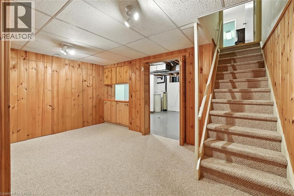 Photo 32 of 2105 Agincourt Crescent, Burlington ON
