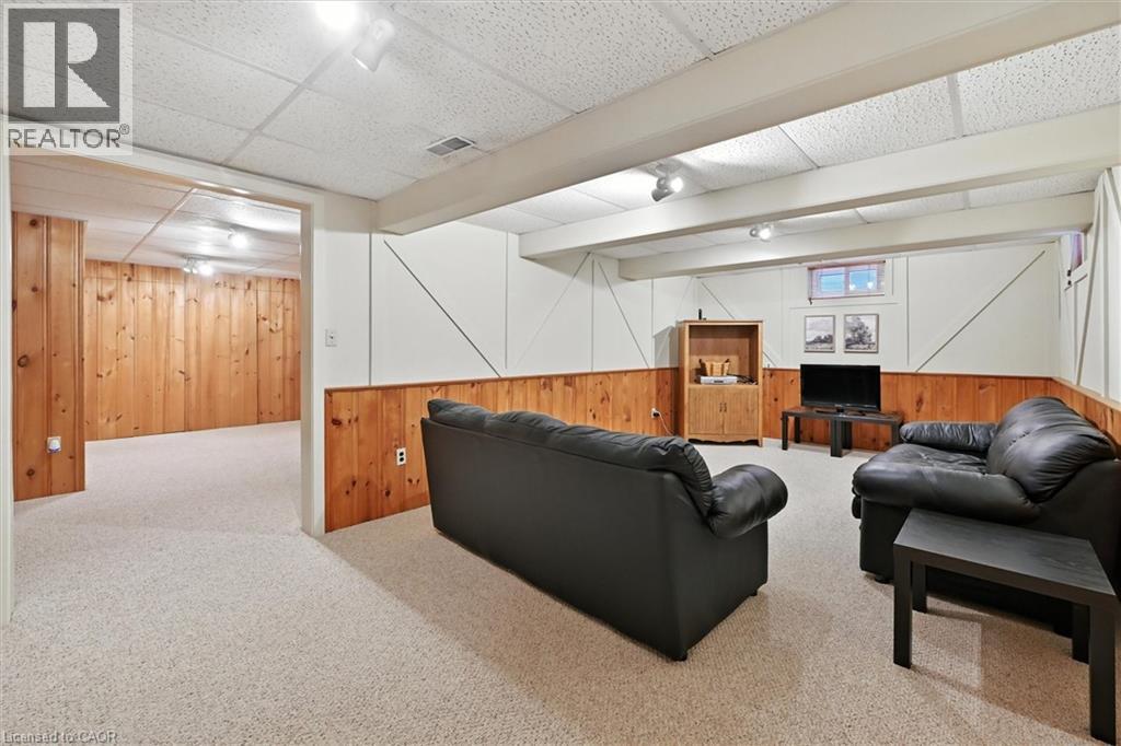Photo 34 of 2105 Agincourt Crescent, Burlington ON