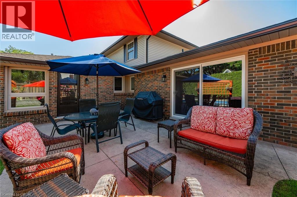 Photo 38 of 2105 Agincourt Crescent, Burlington ON
