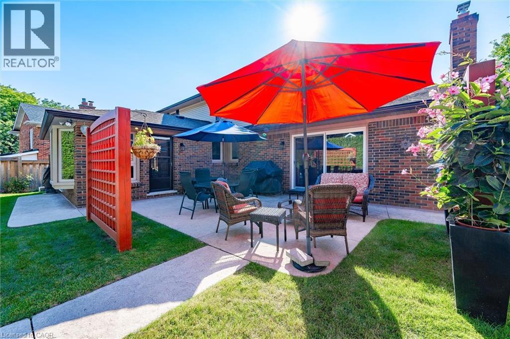 Photo 39 of 2105 Agincourt Crescent, Burlington ON