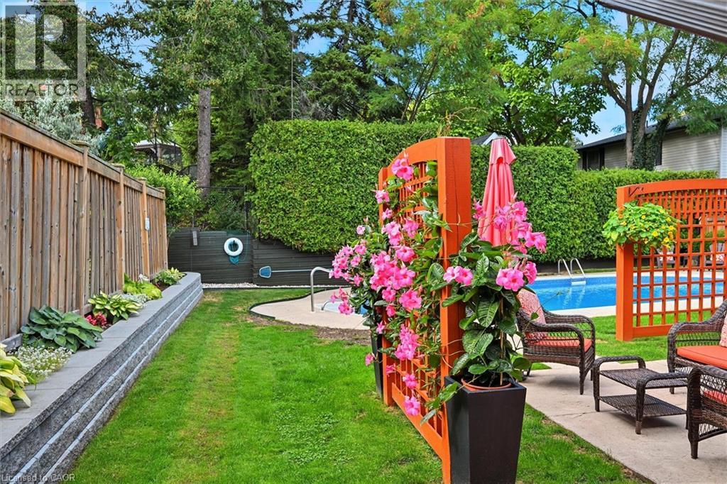 Photo 41 of 2105 Agincourt Crescent, Burlington ON