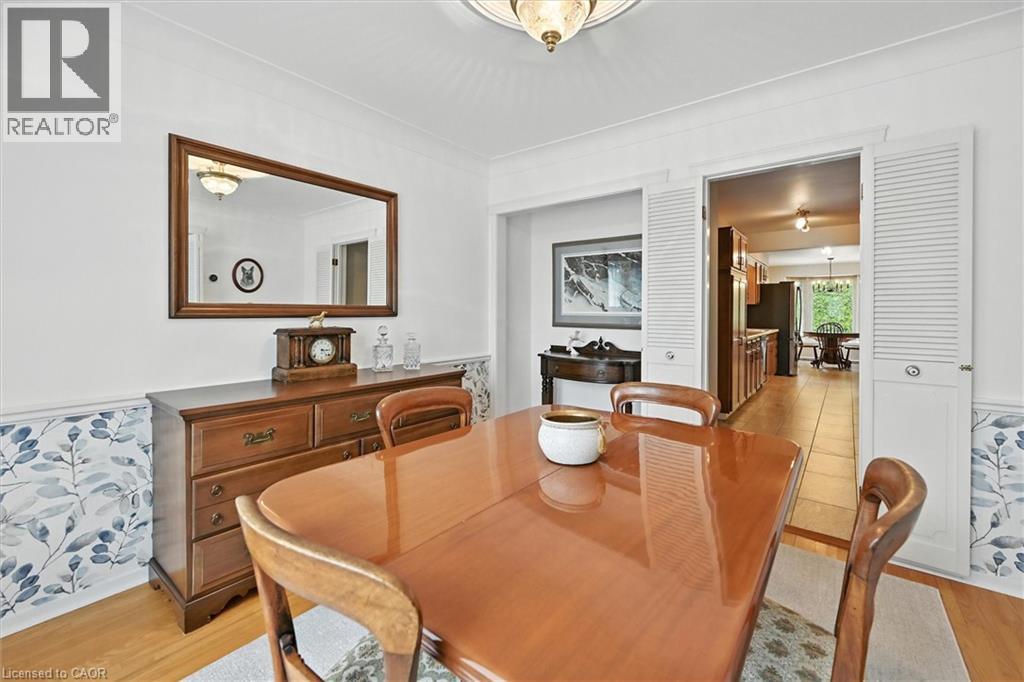 Photo 9 of 2105 Agincourt Crescent, Burlington ON