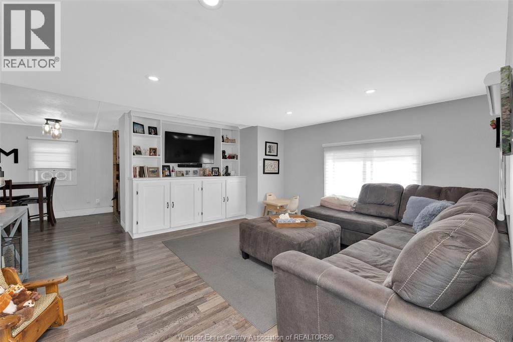 Photo 4 of 175 Neil Court, Essex ON