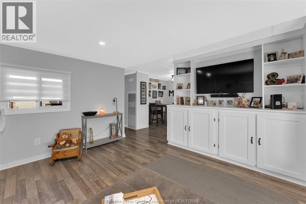 Photo 6 of 175 Neil Court, Essex ON