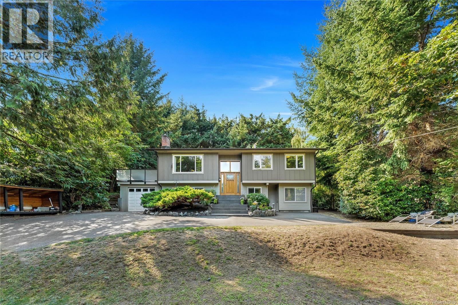 Photo 1 of 5222 Beckton Rd, Saanich BC
