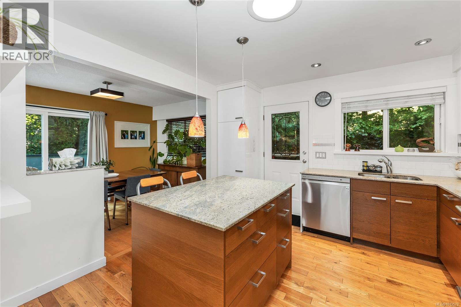 Photo 3 of 5222 Beckton Rd, Saanich BC