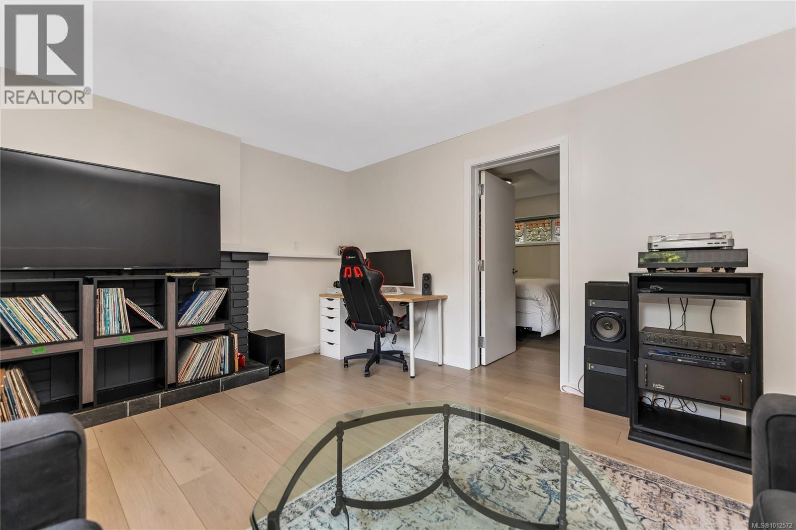Photo 33 of 5222 Beckton Rd, Saanich BC
