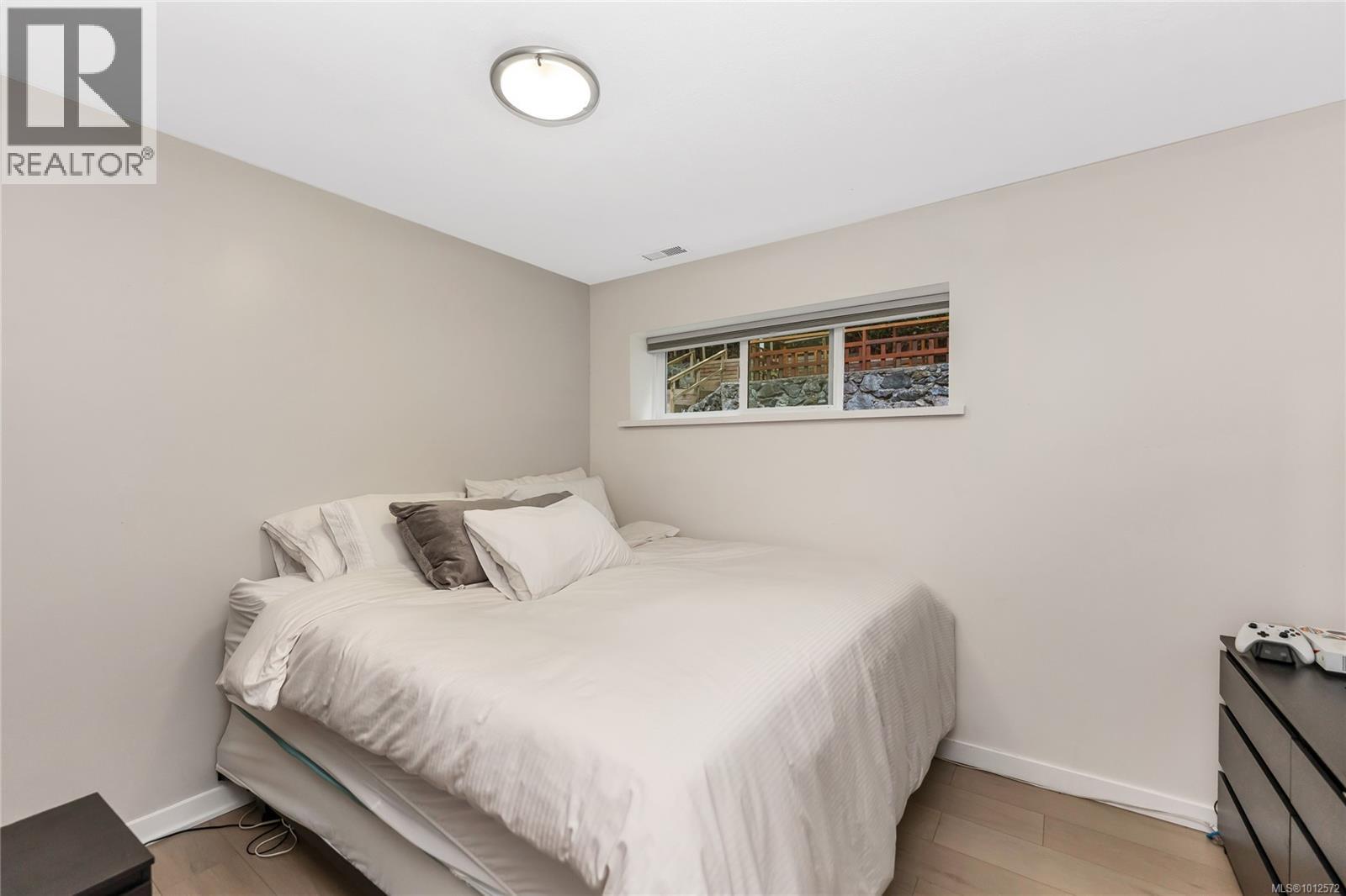 Photo 34 of 5222 Beckton Rd, Saanich BC