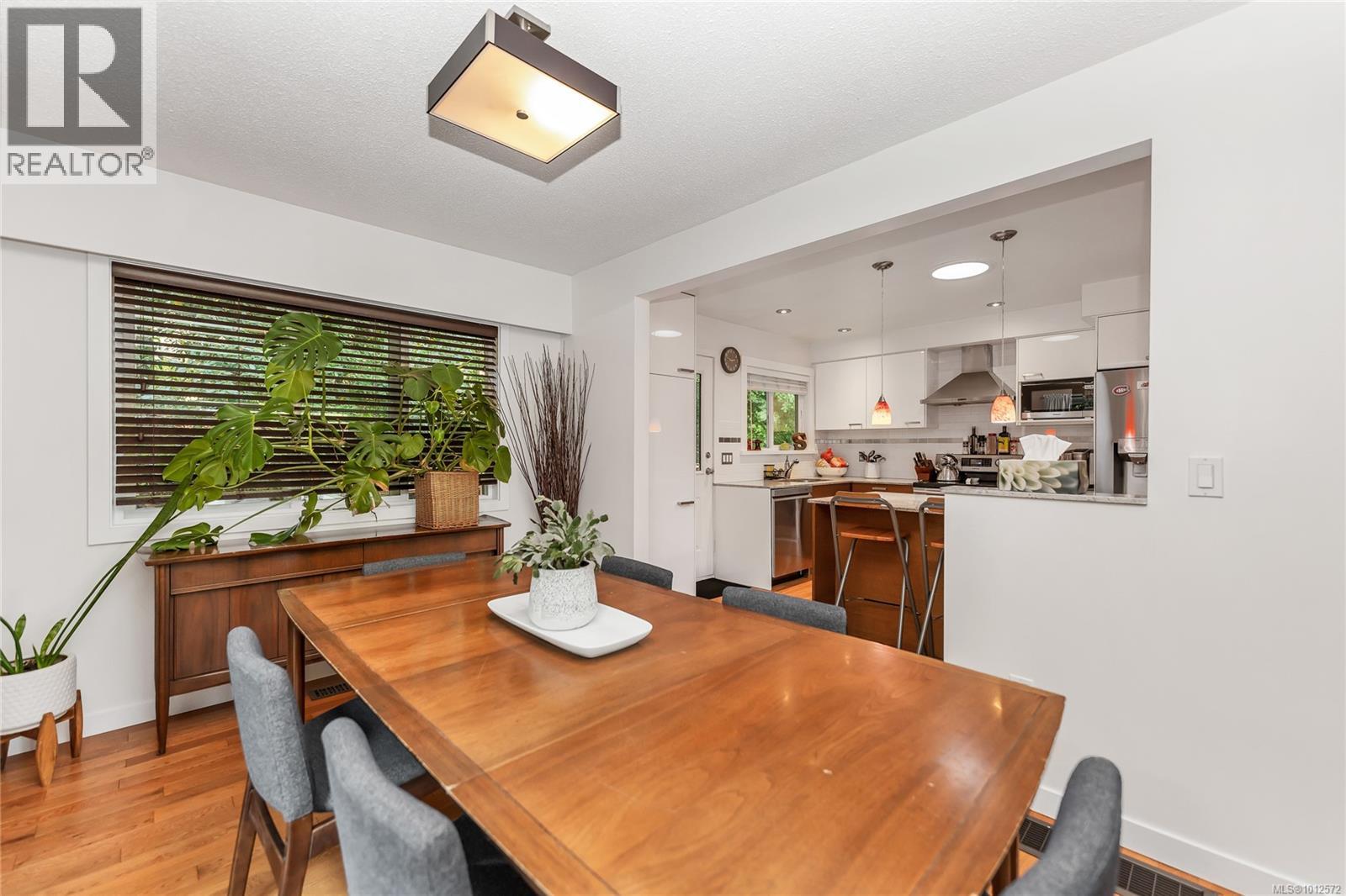 Photo 8 of 5222 Beckton Rd, Saanich BC