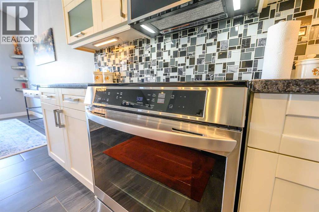 Photo 10 of 7041 85 Street, Grande Prairie AB