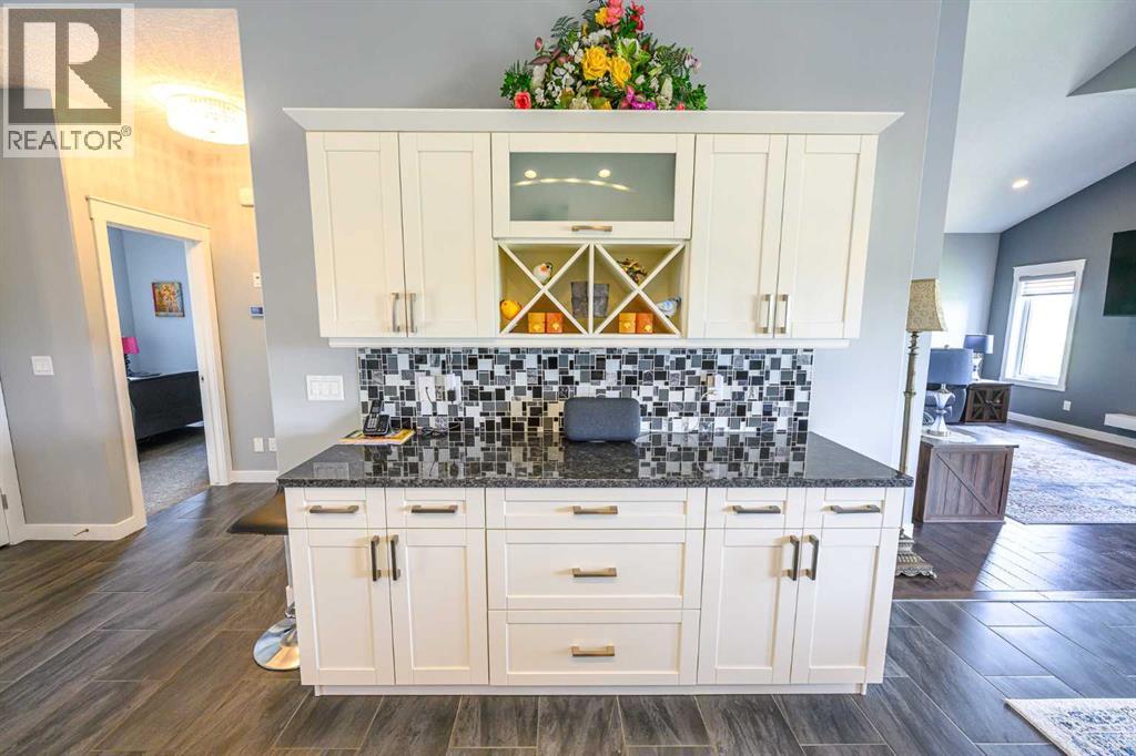 Photo 8 of 7041 85 Street, Grande Prairie AB
