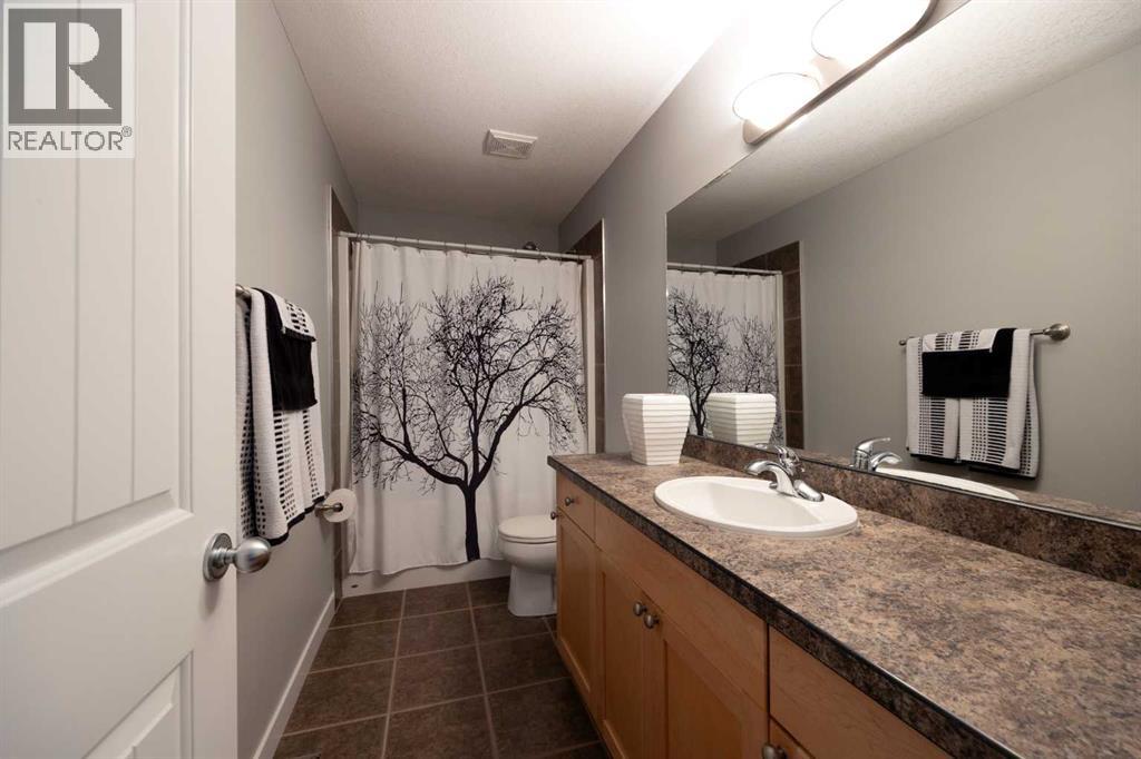 Photo 10 of 100 Honeysuckle Way, Fort Mcmurray AB