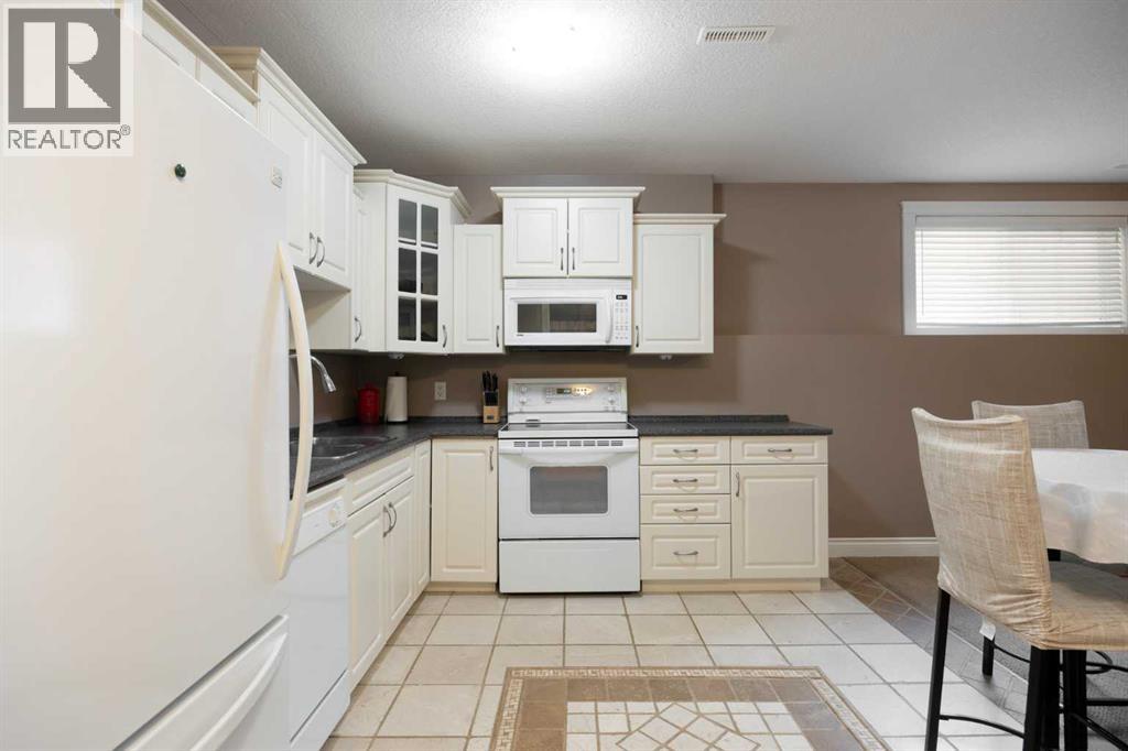 Photo 15 of 100 Honeysuckle Way, Fort Mcmurray AB