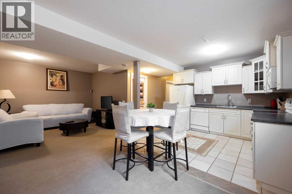 Photo 13 of 100 Honeysuckle Way, Fort Mcmurray AB