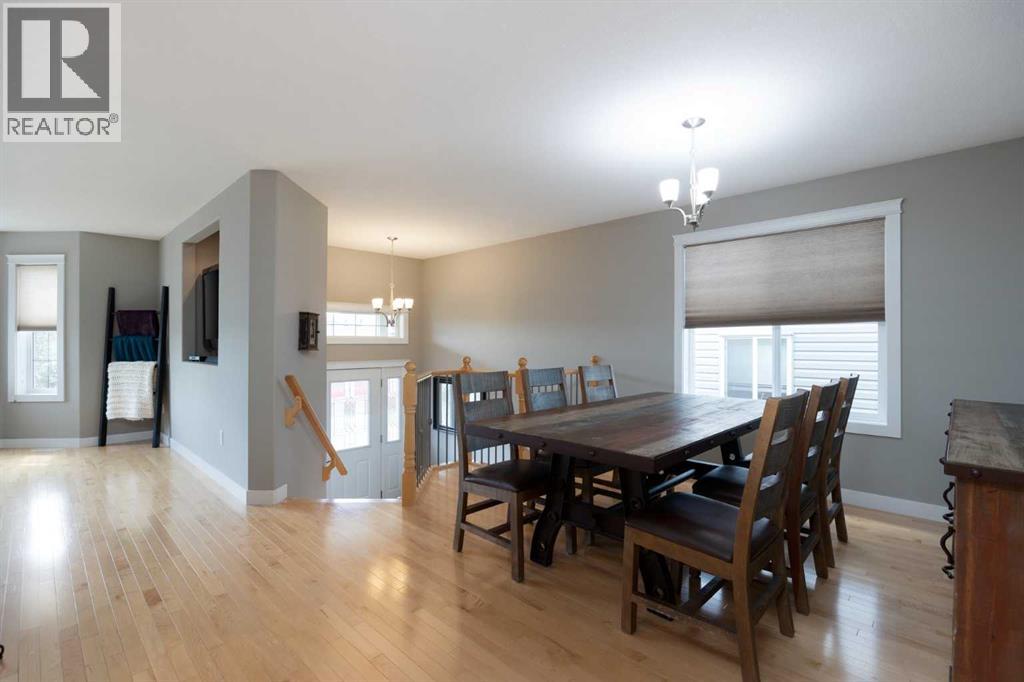 Photo 7 of 100 Honeysuckle Way, Fort Mcmurray AB