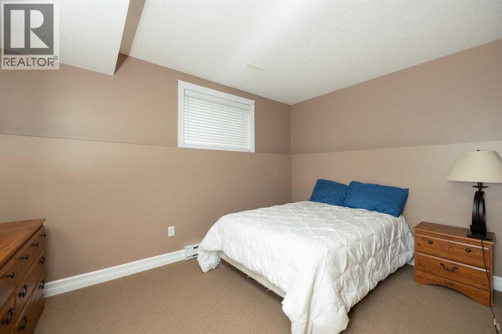 Photo 22 of 100 Honeysuckle Way, Fort Mcmurray AB