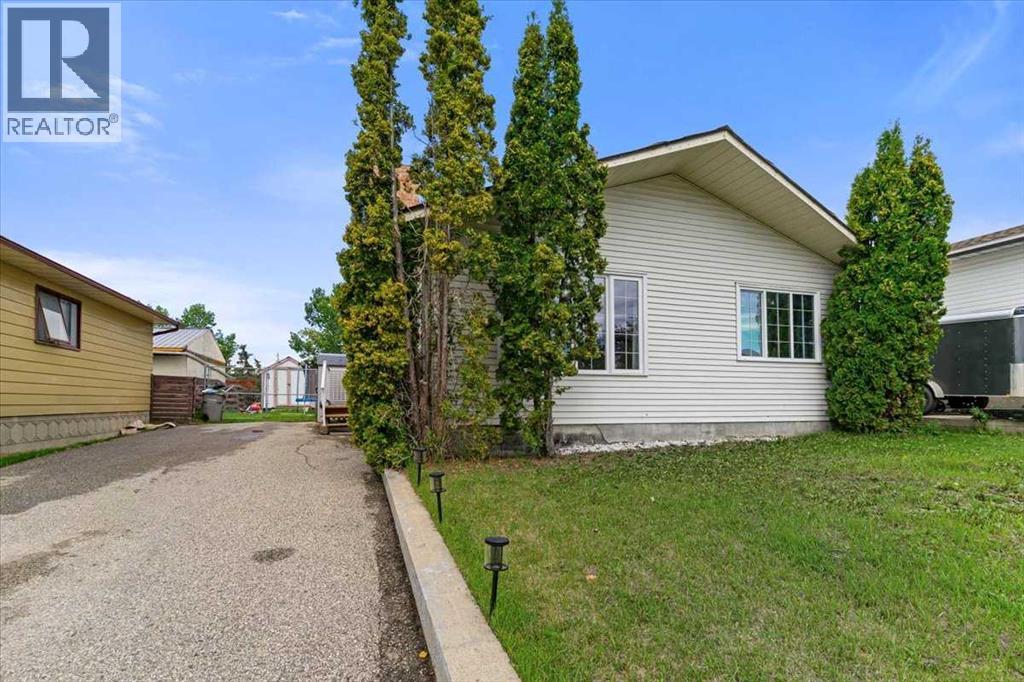 Photo 1 of 12122 94 A Street, Grande Prairie AB