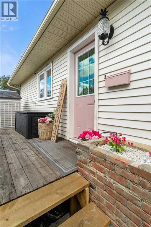 Photo 2 of 12122 94 A Street, Grande Prairie AB