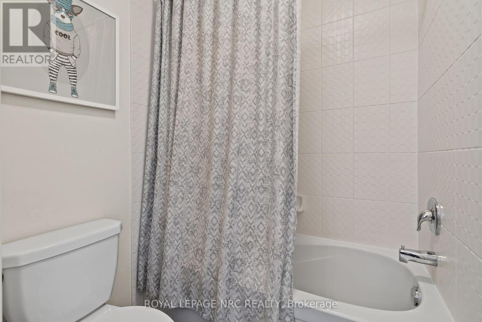 Photo 32 of 8720 Milomir Street, Niagara Falls ON