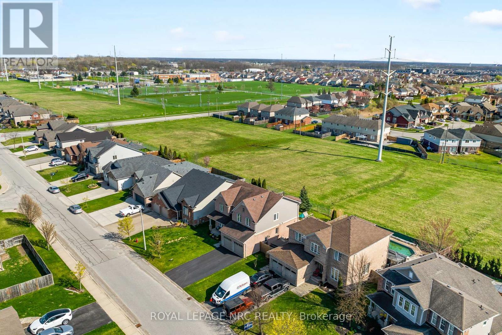 Photo 43 of 8720 Milomir Street, Niagara Falls ON