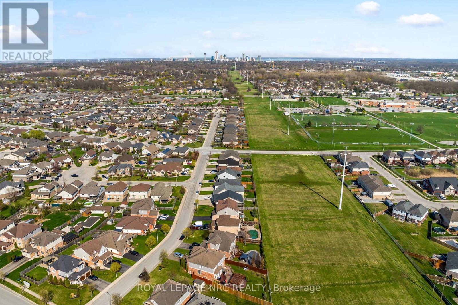 Photo 45 of 8720 Milomir Street, Niagara Falls ON