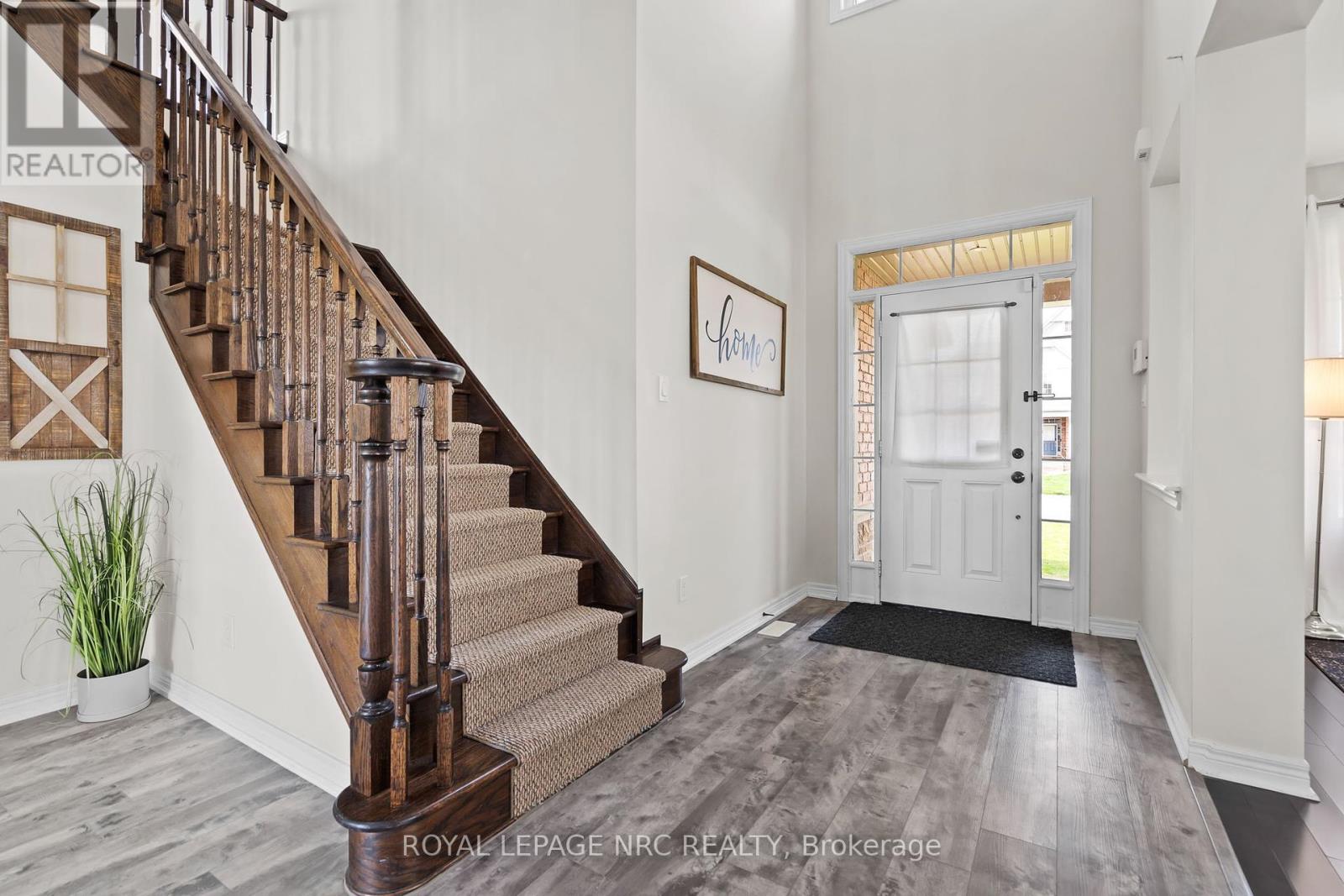 Photo 5 of 8720 Milomir Street, Niagara Falls ON