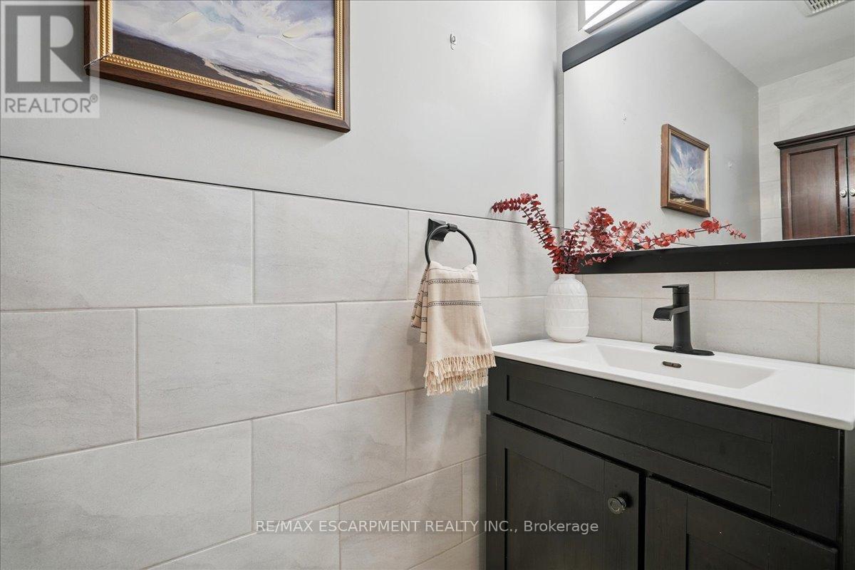 Photo 19 of 4965 Alexandra Avenue, Lincoln ON