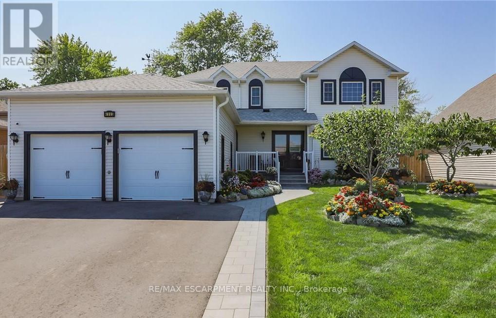 Photo 2 of 4965 Alexandra Avenue, Lincoln ON