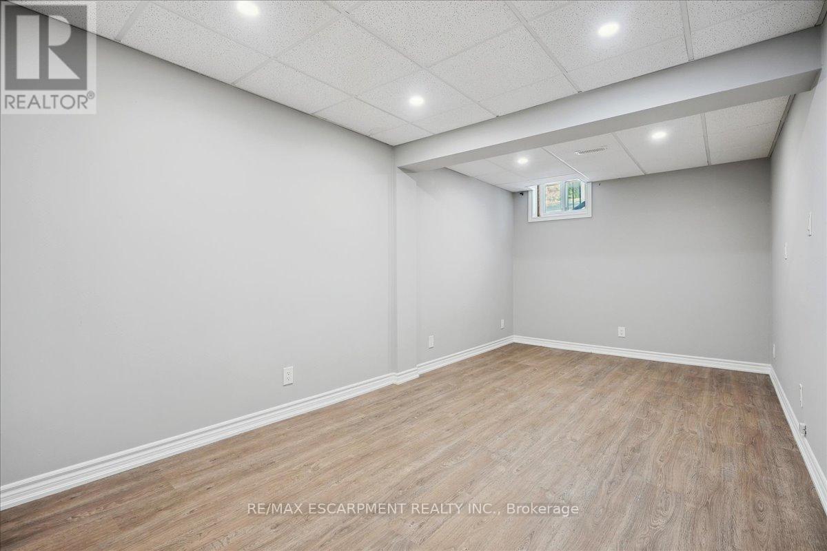 Photo 33 of 4965 Alexandra Avenue, Lincoln ON