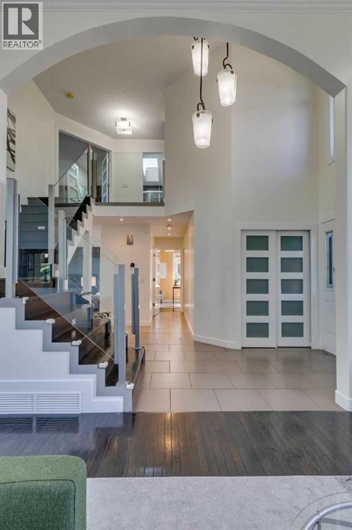 Photo 8 of 1396 Shawnee Road Sw, Calgary AB