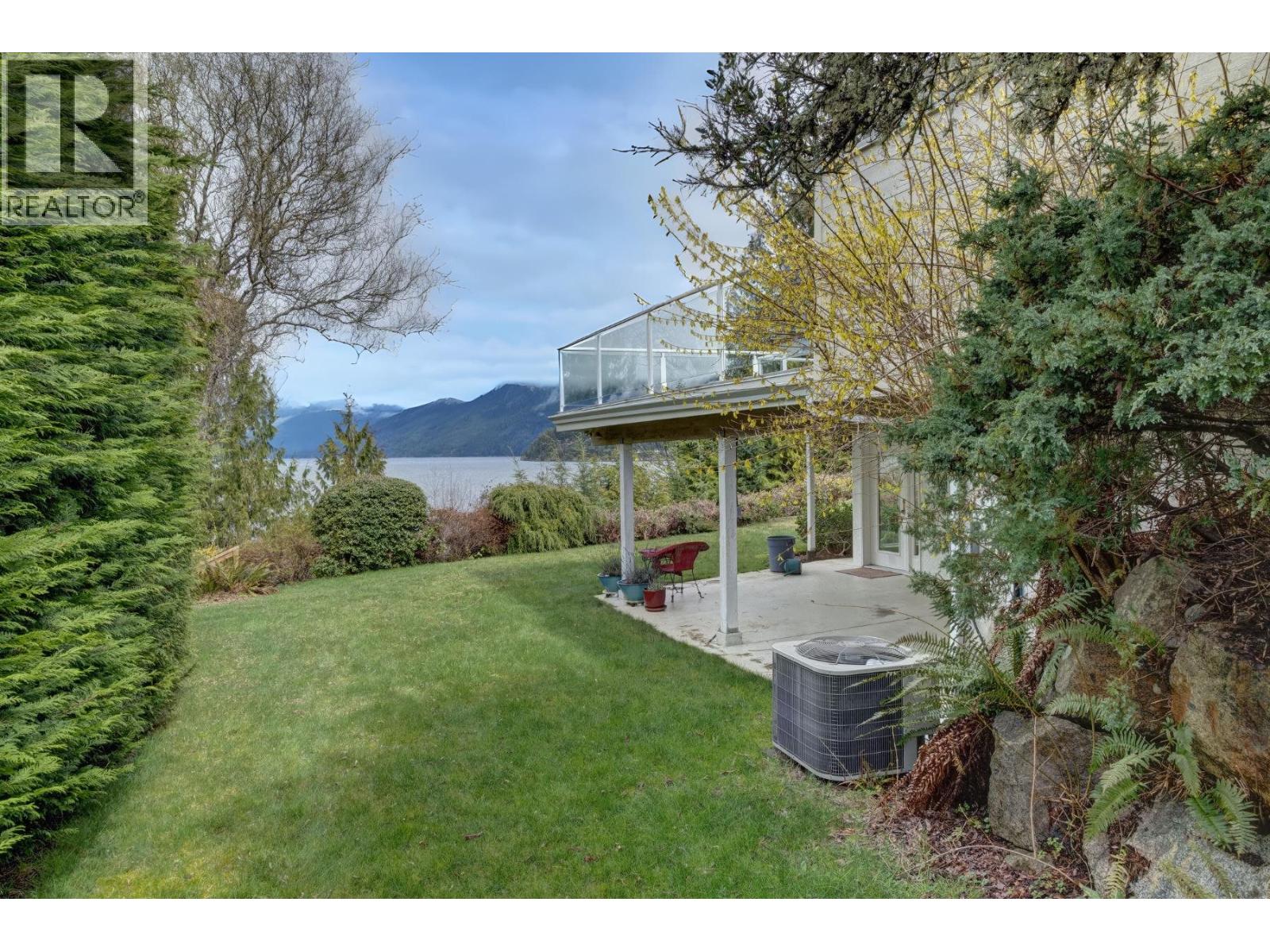 6484 N GALE AVENUE, Sechelt