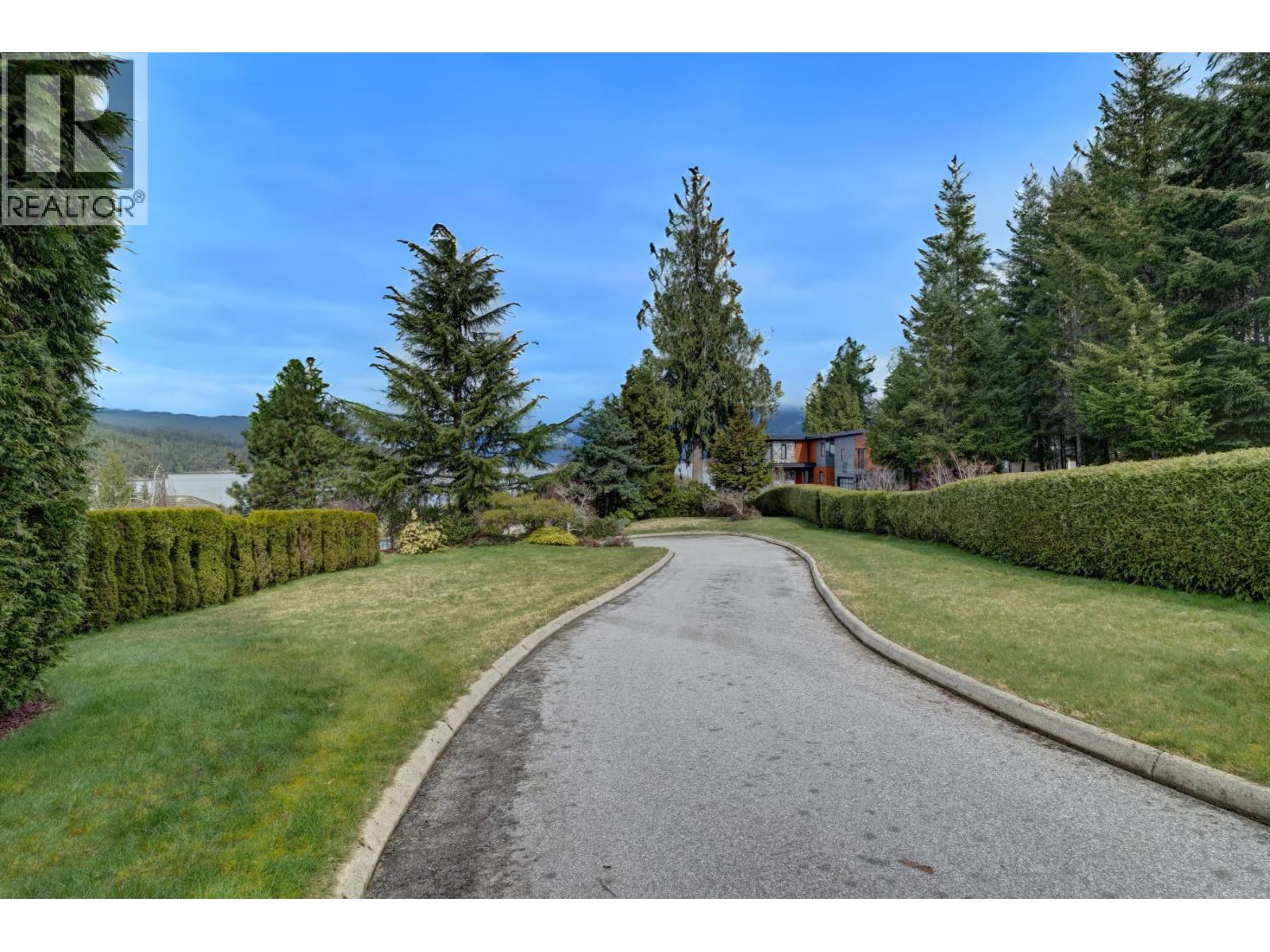 6484 N GALE AVENUE, Sechelt