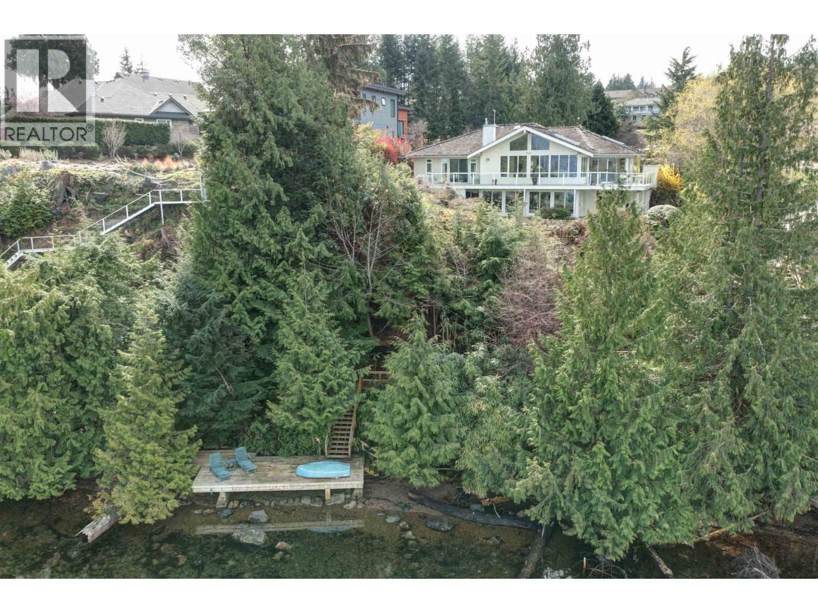 6484 N GALE AVENUE, Sechelt