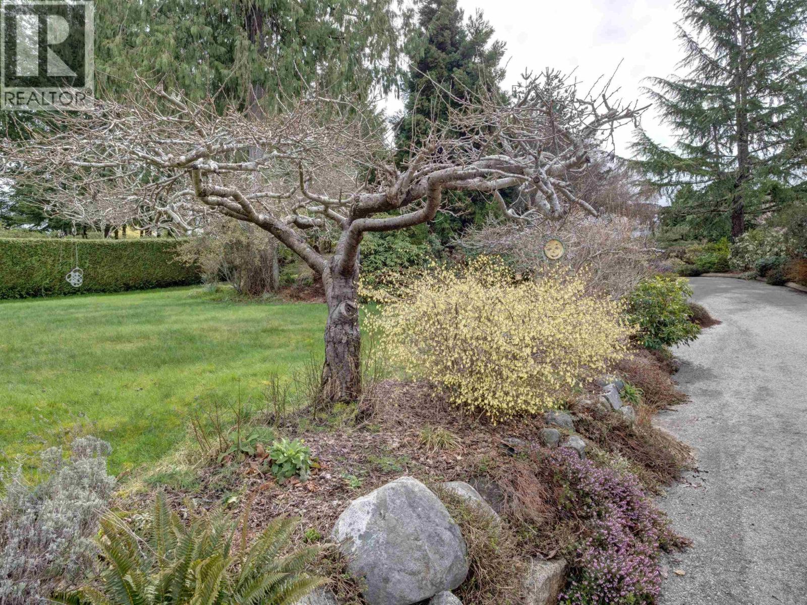 6484 N GALE AVENUE, Sechelt