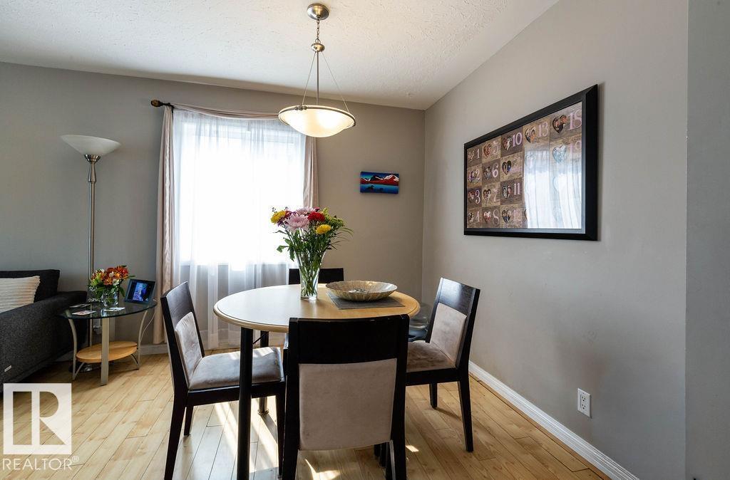 Photo 10 of 8916 148 St Nw, Edmonton AB