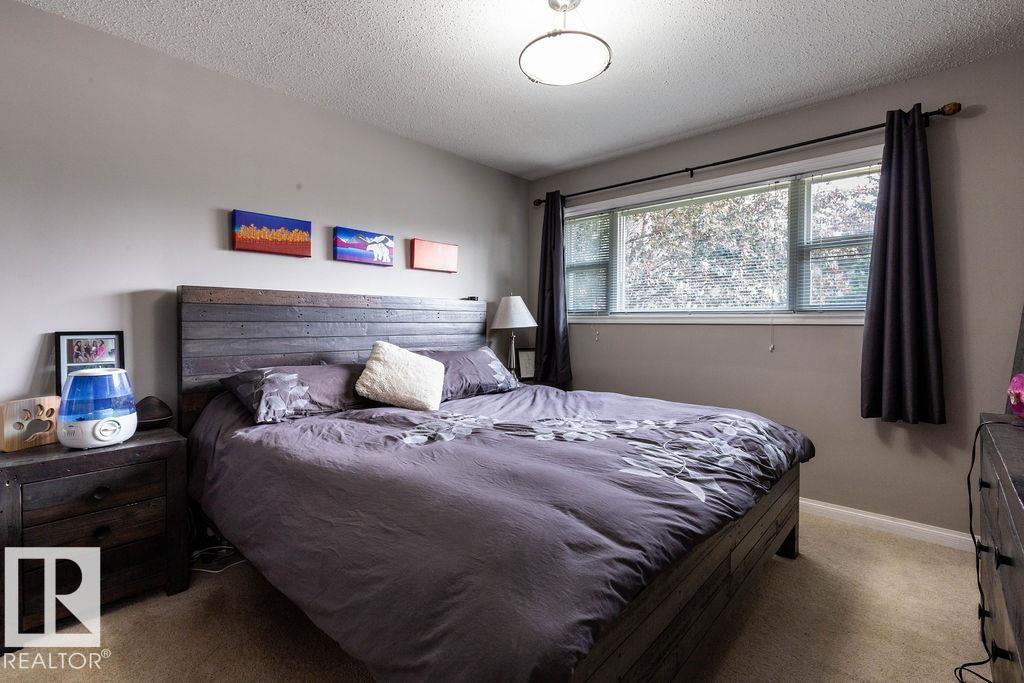 Photo 12 of 8916 148 St Nw, Edmonton AB