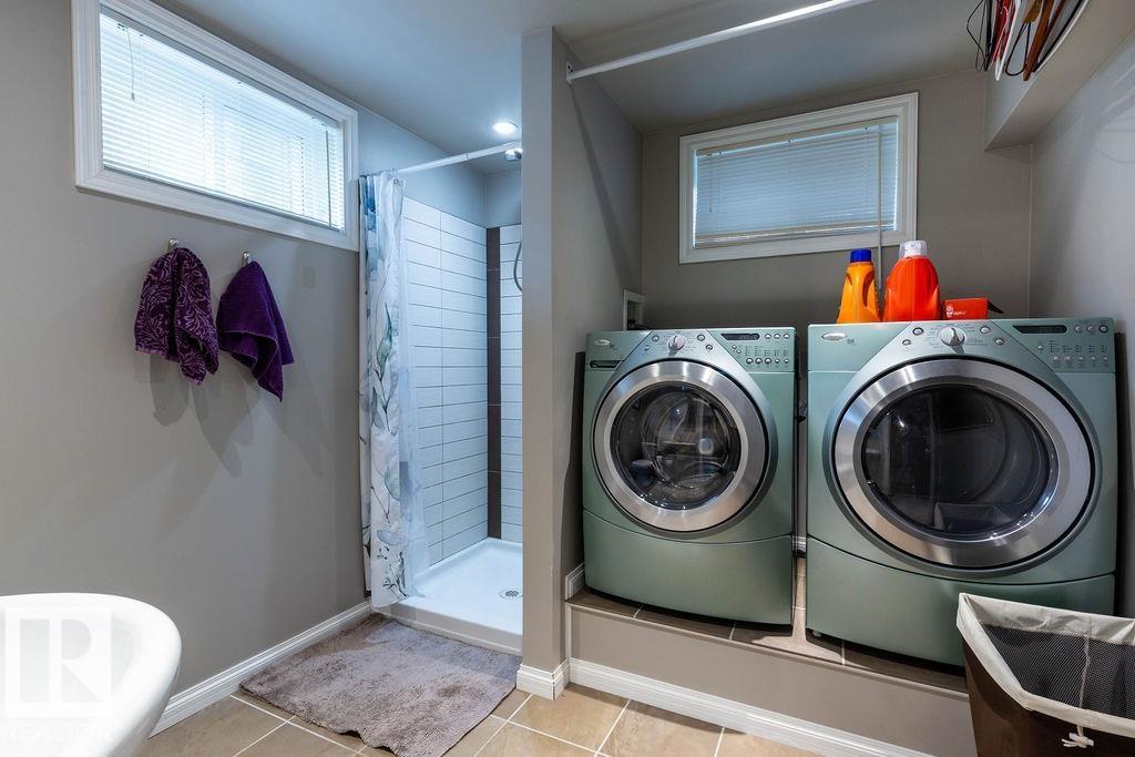 Photo 25 of 8916 148 St Nw, Edmonton AB