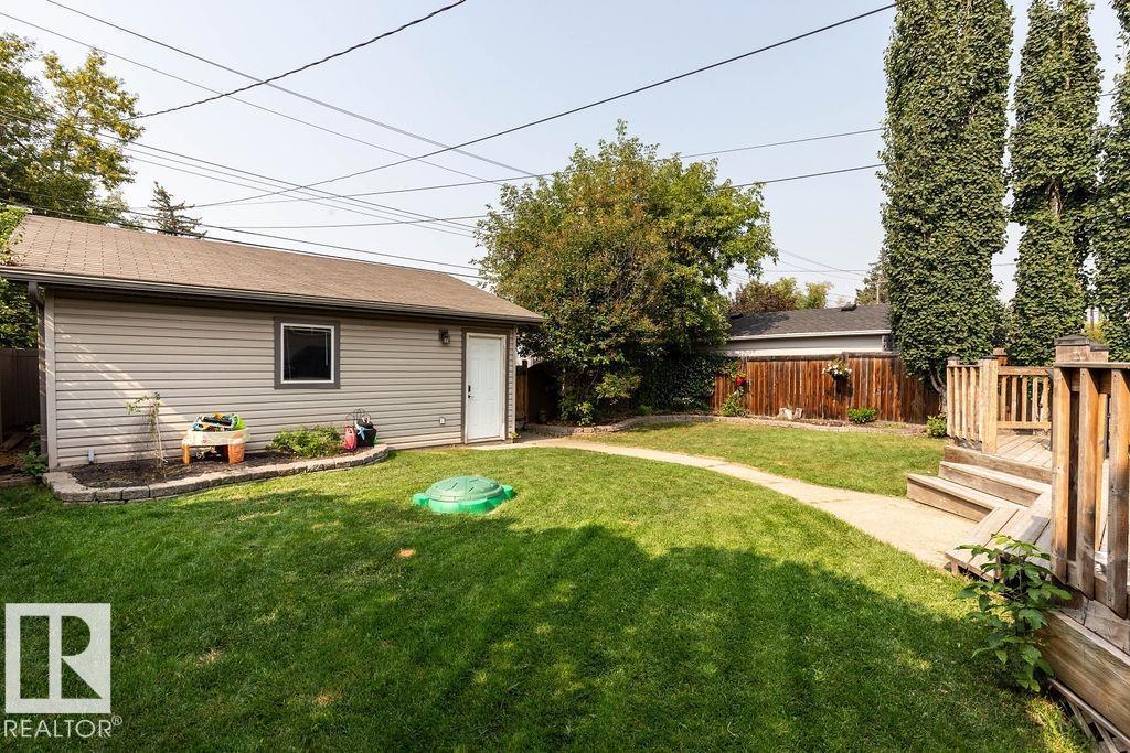 Photo 28 of 8916 148 St Nw, Edmonton AB