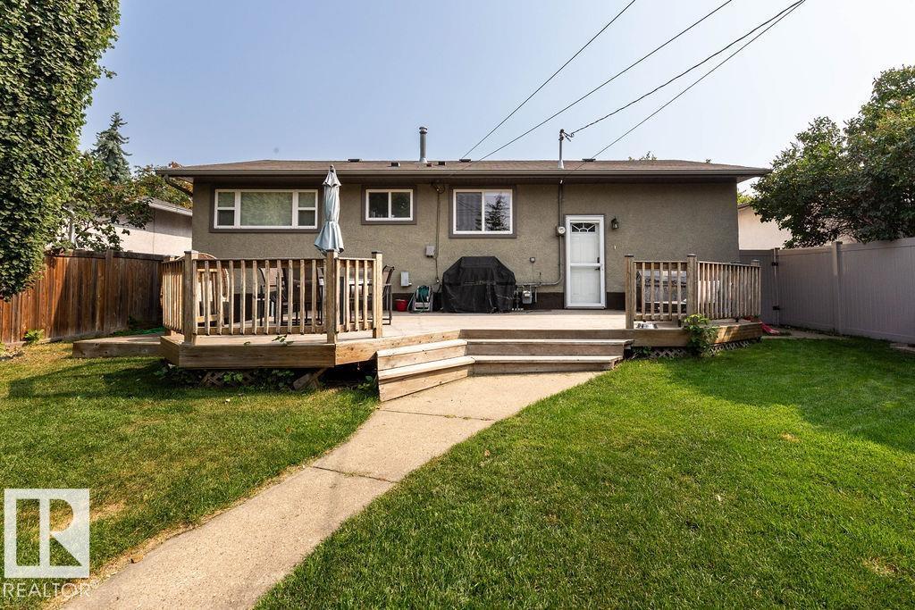 Photo 30 of 8916 148 St Nw, Edmonton AB