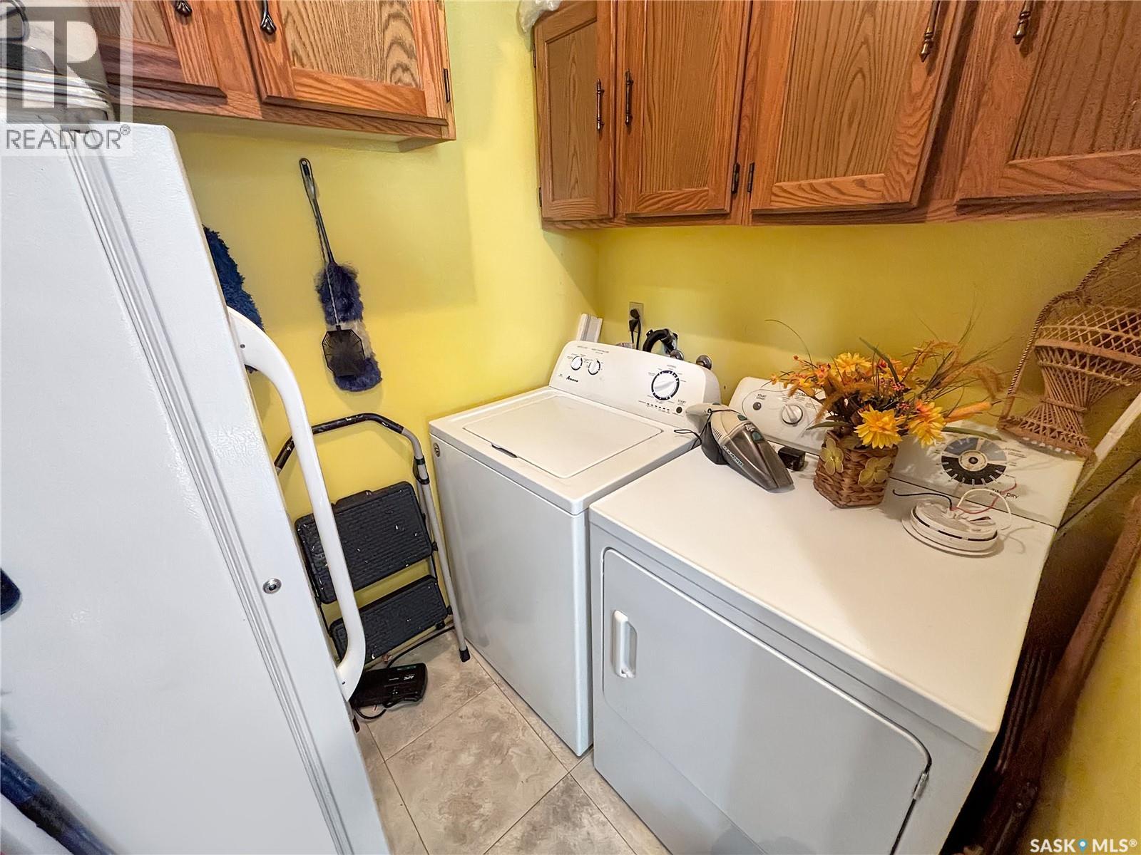 Photo 8 of 170 Whitecap Crescent, Saskatoon SK