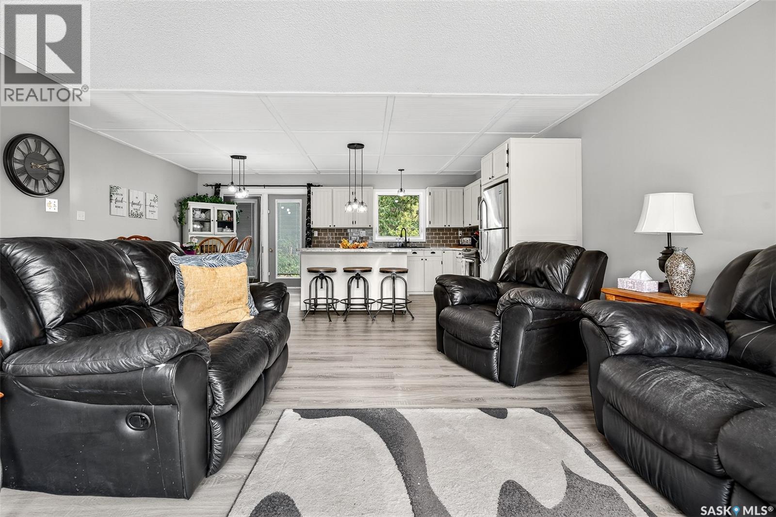 Photo 10 of 1643 Marquis Avenue, Moose Jaw SK