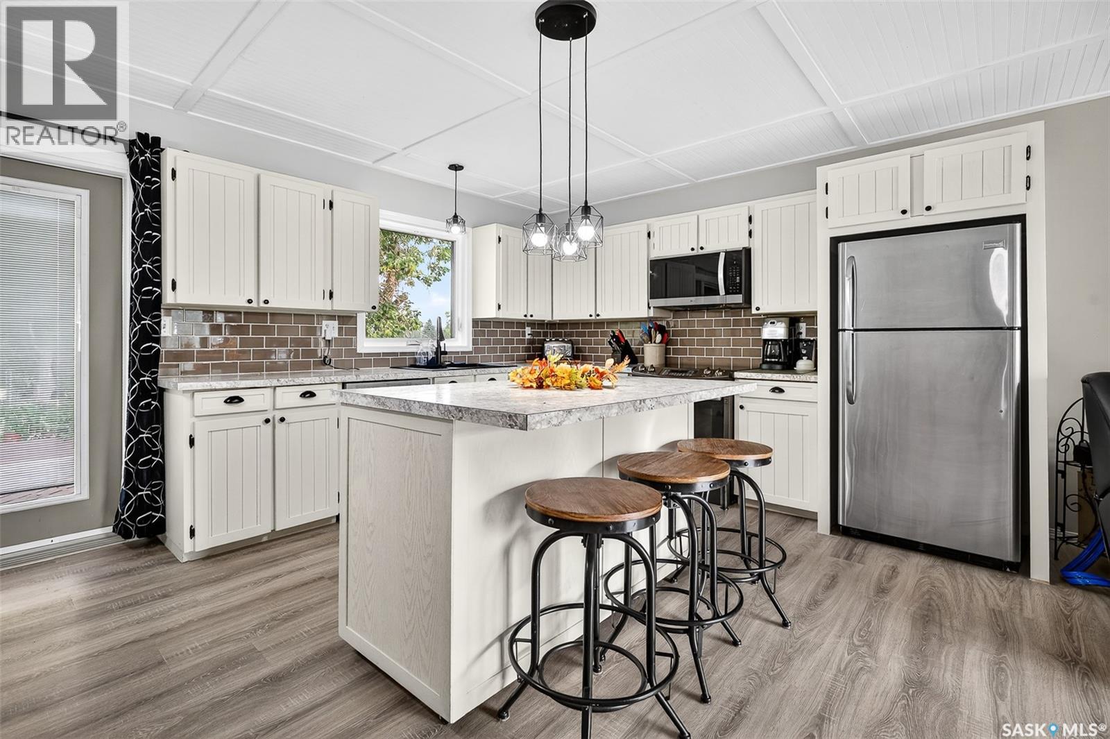 Photo 12 of 1643 Marquis Avenue, Moose Jaw SK