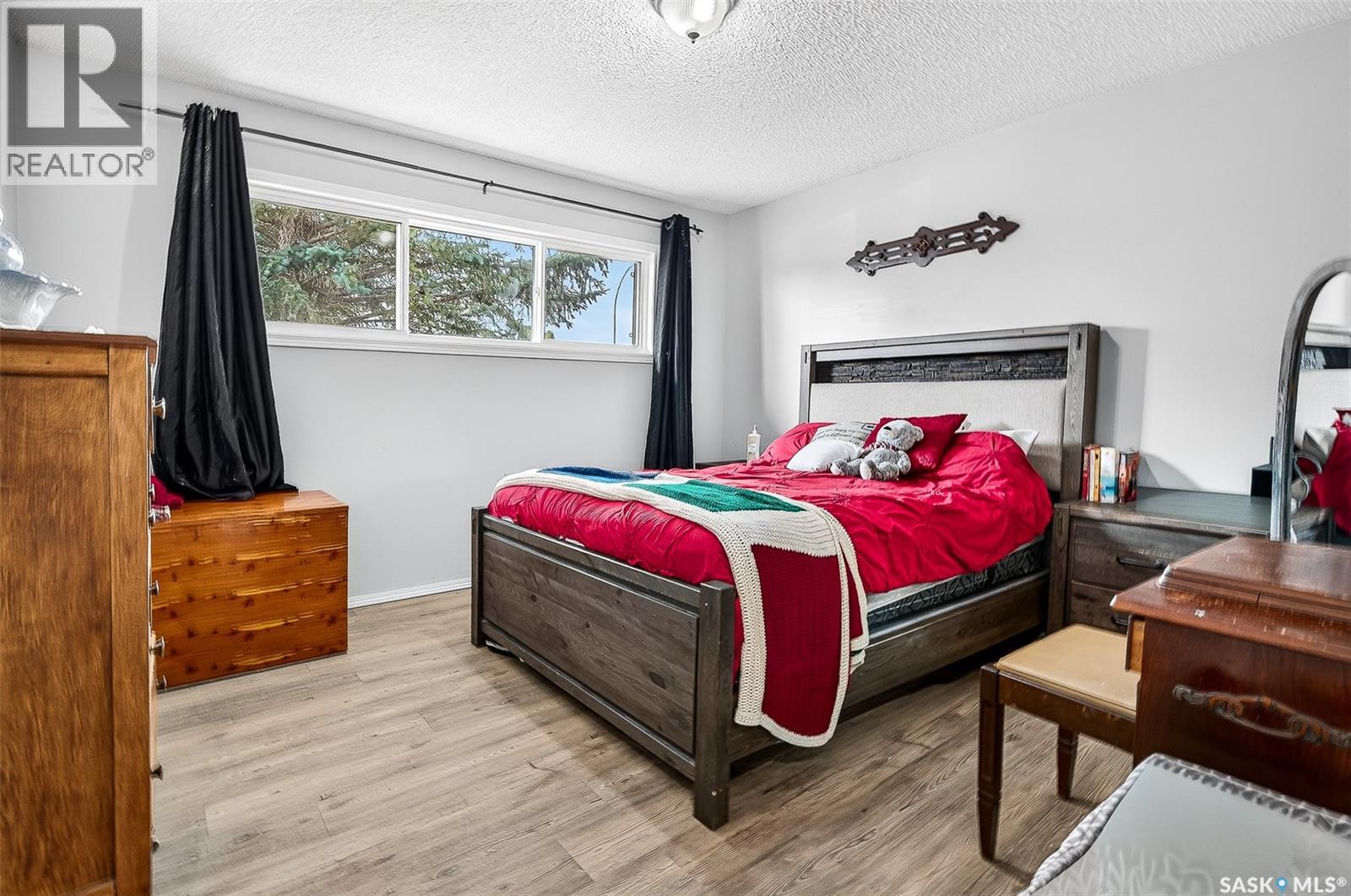 Photo 23 of 1643 Marquis Avenue, Moose Jaw SK