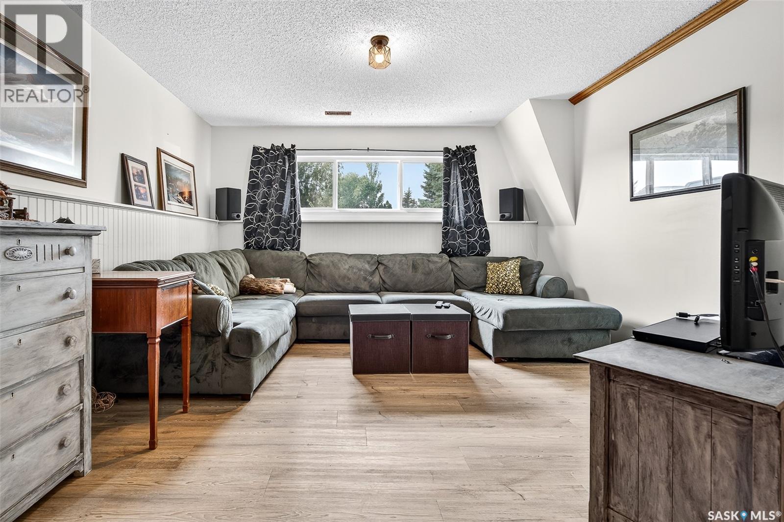 Photo 32 of 1643 Marquis Avenue, Moose Jaw SK