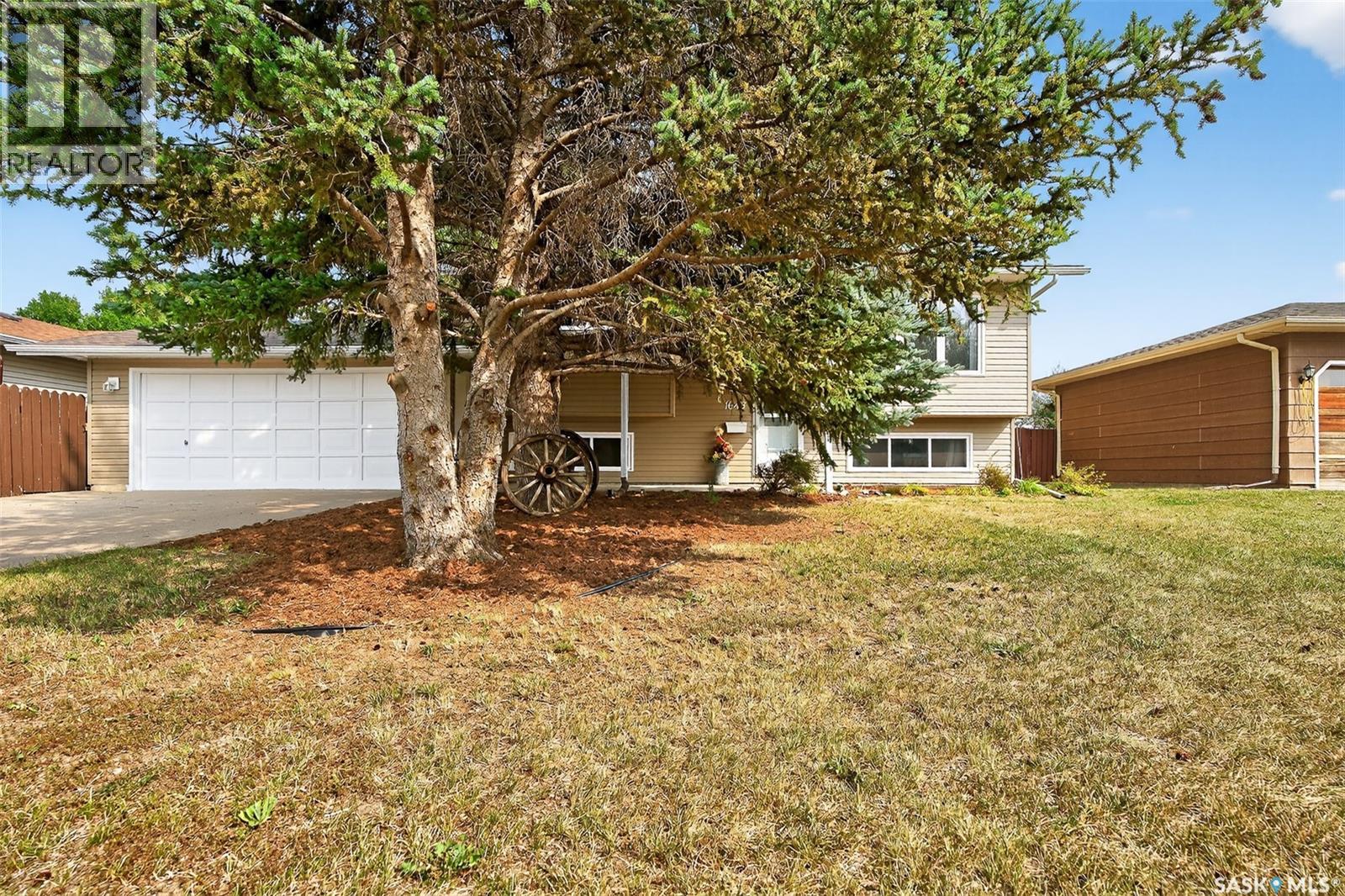 Photo 48 of 1643 Marquis Avenue, Moose Jaw SK